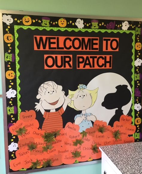 Snoopy Great Pumpkin, Pumpkin Bulletin Board, Thanksgiving Bulletin Board Ideas, Charlie Brown Classroom, Preschool Bulletin Board, Halloween Door Decorations Classroom, Preschool Pumpkin, Thanksgiving Bulletin Board, Halloween Classroom Door