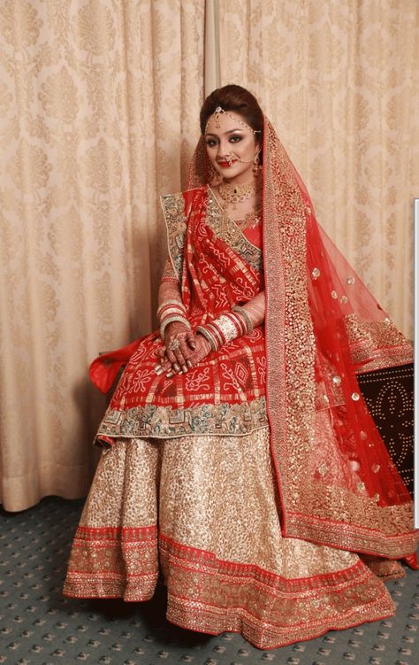 Gujarati Bride in traditional Panetar lehenga and Gharchola saree - Nidhi Sagar Gujarati Wedding Dress, Panetar Gujarati Saree, Panetar Lehenga Gujarati, Panetar Lehenga, Ghaghara Choli, Gharchola Saree, Gujarati Bride, Dream Partner, Gujarati Wedding