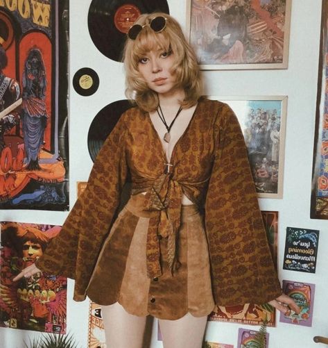 Issy Allen, Bohemian Fits, Dolly Party, Groovy Aesthetic, 70s Inspired Outfits, Noot Noot, Retro Bedrooms, Outfits 70s, Mode Hippie