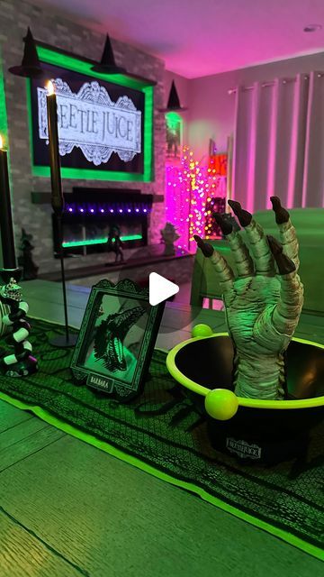 @ivette_libra18 on Instagram: "Beetlejuice inspired dinning table decor. #beetlejuice #beetlejuicedecor #halloweendecor #beetlejuicebeetlejuicebeetlejuice #homedecor #halloweengram #spookyseason #halloweenlover #halloweeninstagram #halloween #halloweenvideos #halloweenlover #explore" Beetlejuice Party Decorations, Beetlejuice Halloween Decorations, Beetlejuice Decorations, Beetlejuice Room, Beetlejuice Decor, Juice Party, Beetlejuice Halloween, Halloween Gif, Hallows Eve