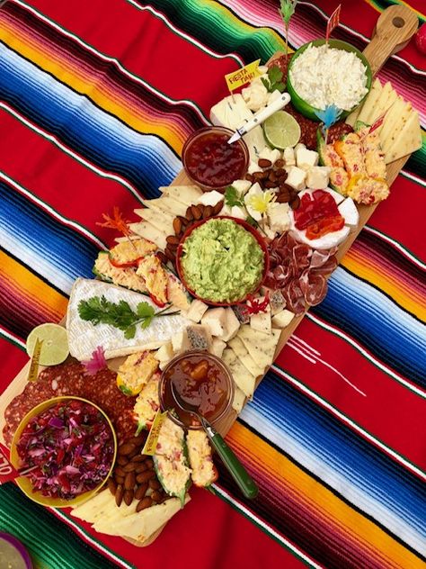 Mexican Theme Party Food, Mexican Birthday Parties, Mexican Night, Mexican Appetizers, Party Food Themes, Mexican Party Theme, Mexican Dinner, Charcuterie Inspiration, Charcuterie Platter