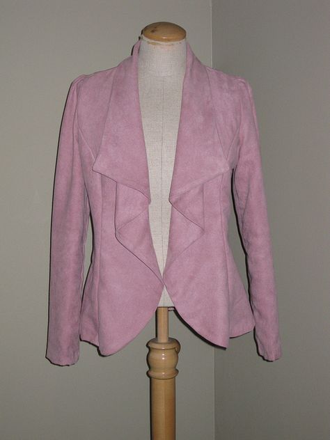 PR Think Pink Contest Entry – Waterfall Jacket    October 28, 2011 at 1:40 am (regular) (finished, jacket, PR Contest, simplicity)    Pattern Description: Misses’ faux fur, fitted & loose cut jackets sewing pattern.    Pattern Sizing:6, 8, 10, 12, 14 – I sewed View B in a 10. Waterfall Jacket Pattern, Dress Drafting, Sewing Guide, Photo Drawing, Sewing Creations, Waterfall Jacket, Draped Collar, Pin Pics, Jacket Pattern Sewing