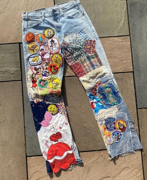 Patch Jeans Outfit, Patched Jeans Outfit, Pant Patches, Patches On Jeans, Jeans Upcycle, Jeans With Patches, Bike Gang, Denim Diy Clothes, Patches On Clothes