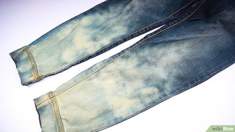 Bleach On Jeans, How To Bleach Jeans, Paint With Bleach, Drawing On Jeans, How To Dye Clothes, Bleach Jeans Diy, Bleach Jeans, Dye Curtains, Painting Jeans