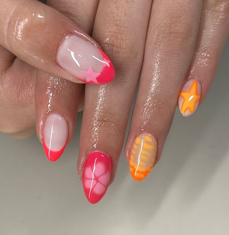 These freestyle pink and orange vacation nails are soooo pretty!!🩷🧡 #gelextensions #planails #vacationnails #pinkandorangenails #summernails #summernails2024 #vacanails Orange Vacation Nails, Florida Nails Vacations, Basic Cute Nails, Florida Nails Designs, Orange Pink Nails, Nail Designs Orange, Pink Orange Nails, Orange Nails Acrylic, Orange And Pink Nails