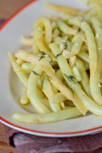 Yellow Beans Recipe, Garlic Beans, String Bean Recipes, Beans Recipe Healthy, Garlic Butter Recipe, Yellow Beans, Wax Beans, String Beans, Csa Recipes