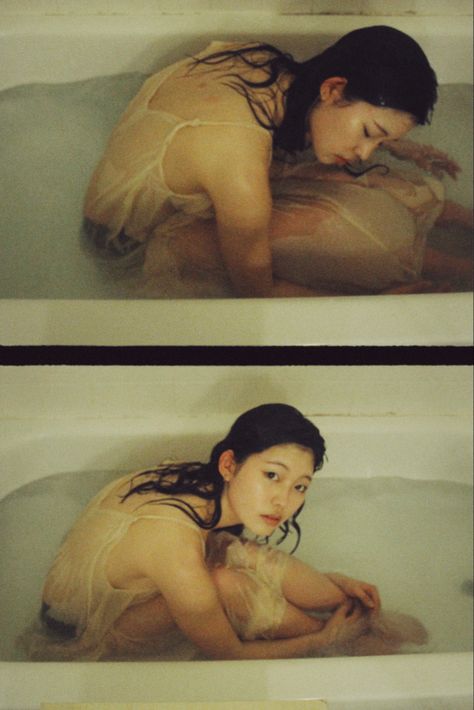 Underwater Bathtub Photography, Overflowing Bathtub Aesthetic, Sitting In A Tub Reference, Water Pool Photoshoot, Bathtub Poses Photography, Bathtub Editorial Fashion, Shower Film Photography, Photo Shoot In Bathtub, Photography In Bathtub