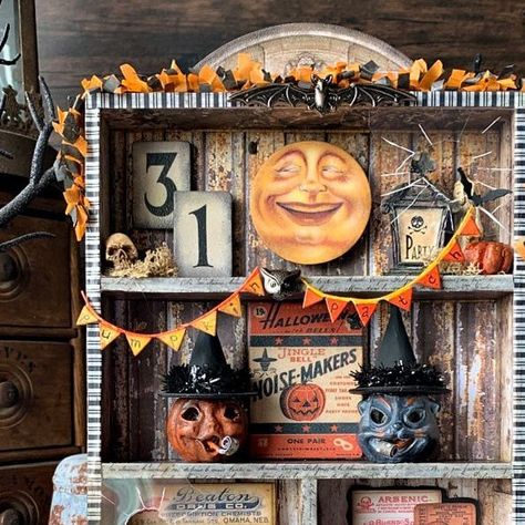 Shadow Boxes Ideas, Tim Holtz Halloween, Shadow Box Halloween Ideas, Tim Holtz Halloween Haunted Houses, Tim Holtz Halloween Vignette Boxes, Halloween Assemblage, Tim Holtz Coffin Vignette, Gothic Crafts, Tim Holtz Idea-ology Halloween