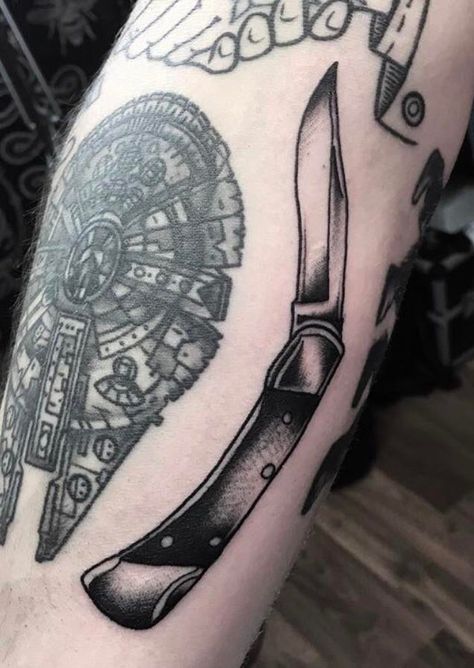 Pocket Knife Tattoo American Traditional, Buck Knife Tattoo, Traditional Pocket Knife Tattoo, Folding Knife Tattoo, Hunting Knife Tattoo, Knife Tattoo Traditional, Old School Knife Tattoo, Traditional Tattoo Knife, Dark Heart Tattoo