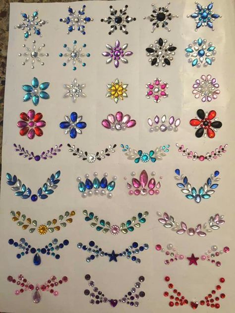 Beeds Bead Embroidery Flower, Projek Menjahit, Hand Beaded Embroidery, Motifs Perler, Bead Embroidery Tutorial, Flower Motifs, Bead Sewing, Bead Embroidery Patterns, Pola Sulam