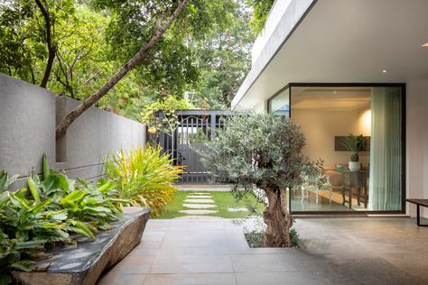 Gallery of Courtyard Villa / MORIQ - 5 Courtyard Villa, Modern Courtyard, Genius Loci, Courtyard Design, Walter Gropius, Architecture Model Making, Courtyard House, Staircase Design, Architecture Model