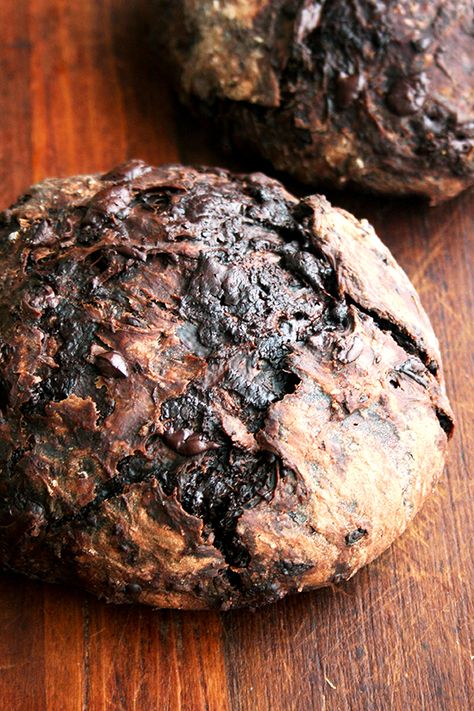 Chocolate Cherry (or not) Bread Flap Steak, Cherry Bread, Oven Bread, Dutch Oven Bread, Sour Cherries, Chard Recipes, Pasta Chicken, Dutch Oven Cooking, Dutch Oven Recipes