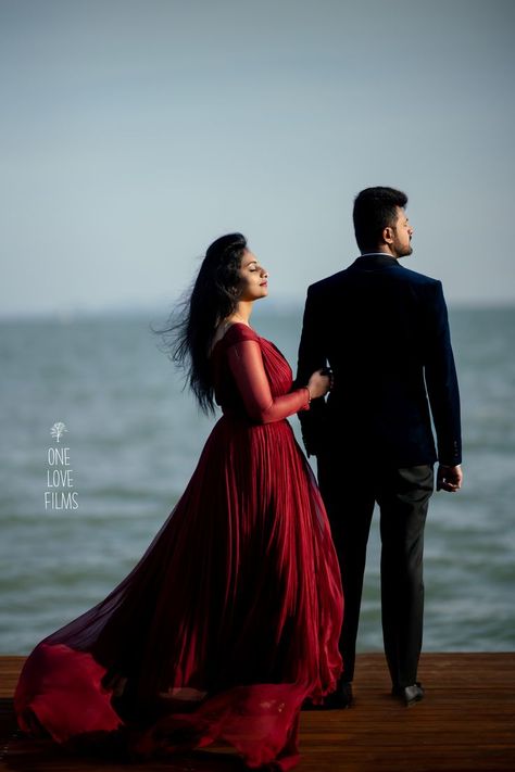 This beautiful couple were shot in Thailand. . . . . . #thailand #thailandcoupleshoot #creativecouplepose #romanticpose #beachcouplepose #bestcouplepose #internationalcoupleshoot #internationalcouplepose #uniquecouplepose #coupleshoot #sunsetcouplepose #sunset Couples Sunset Photoshoot, Sunrise Couple, Engagement Portraits Poses, Thailand Couple, Pre Shoot, Pre Wedding Photoshoot Props, Sunset Photoshoot, Wedding Sunset, Portraits Poses