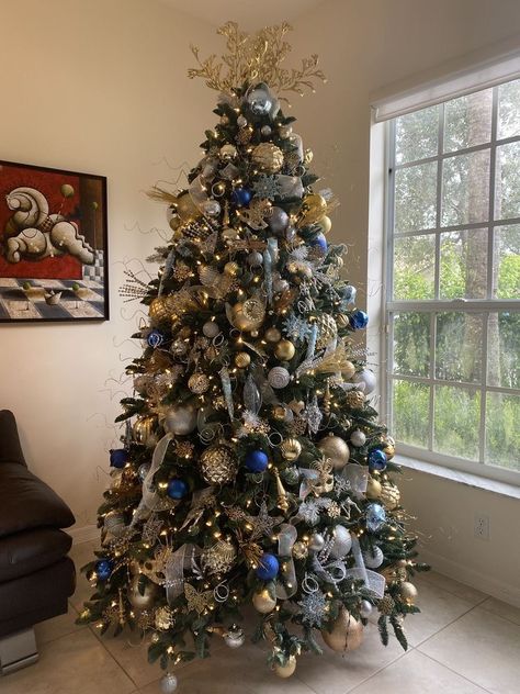 Green Christmas Tree With Blue And Silver Ornaments, Emerald Green And Blue Christmas Tree, Blue Green Silver Christmas Tree, Blue And Gold Ornaments Christmas Tree, Christmas Tree Ideas Gold And Blue, Christmas Tree Color Schemes Blue, Blue And Gold Xmas Tree, Silver Gold Blue Christmas Tree, Blue Gold White Christmas Tree