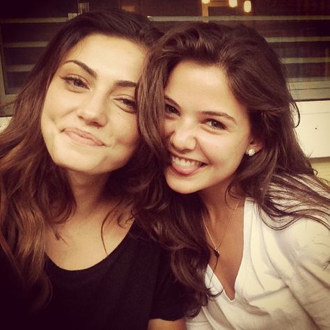 Phoebe Tonkin & Danielle Campbell - The Originals cast.♥ Danielle Campbell, Phoebe Tonkin, The Originals