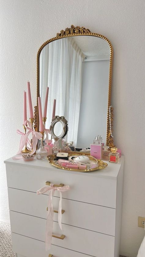 Modern Princess Room Aesthetic, Dressing Girly Feminine, Rose Bedroom Aesthetic, Corquette Aesthetic Girl Room, Bridgerton Room Decor Ideas, Princess Bathroom Aesthetic, Marie Antoinette Living Room, Pearl Room Aesthetic, Ballet Bedroom Aesthetic