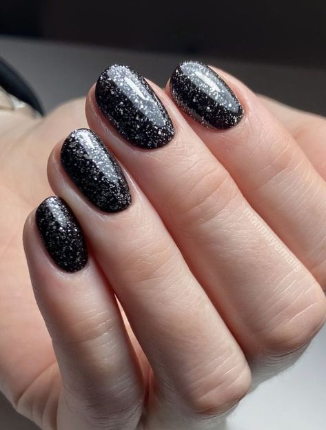 Black Galaxy Nails, Black And White Short Nails, Granite Nails, Short Nail Styles, Nails Galaxy, White Short Nails, Nails With White, Galaxy Nails, Short Nail