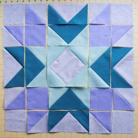 Exploding Star Quilt Block Tutorial & Pattern Exploding Star, Jacob's Ladder, Star Quilt Blocks, Quilt Block Tutorial, Star Quilt Patterns, Quilting Rulers, Half Square Triangles, Quilting Techniques, Free Quilting