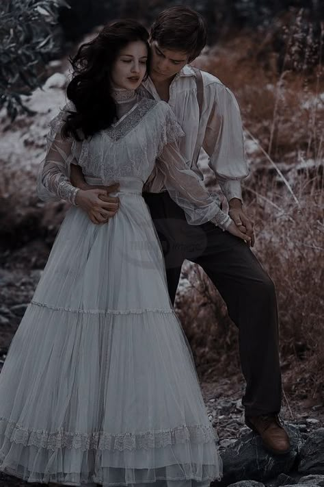 Royalty Core, Royal Core, Victorian Couple, Victorian Romance, Queen Aesthetic, Royalty Aesthetic, Royal Aesthetic, Hogwarts Aesthetic, Old Photography