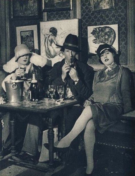 In a Montparnasse Cafe, Paris 1920s Paris 1920s, Hans Thoma, Louis Daguerre, Cafe Society, Old Paris, Paris Vintage, Paris Cafe, Paris Photo, Photos Vintage