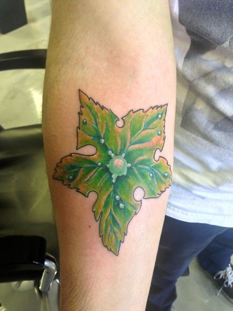 Land Before Time: Tree Star tattoo Tree Star Land Before Time, Land Before Time Tattoo, The Land Before Time, Leaf Tattoo, Tattoo Time, Star Tattoo Designs, Land Before Time, Tree Star, Theme Tattoo