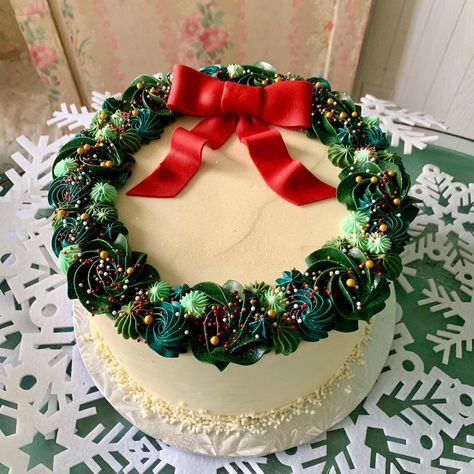 Christmas Cupcakes Ideas, Christmas Cake Design, Christmas Birthday Cake, Christmas Cupcakes Decoration, Christmas Themed Cake, Christmas Cake Designs, Torte Cupcake, Christmas Cake Decorations, Xmas Cake