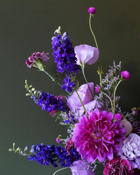 Monochromatic purple arrangement. We wanted to go for a more classy and elegant vibe this time around to fit the vibe at @carreracafe! This arrangement is currently on display there alongside our poem, “Small chances.” Stop by and check them out after your selfie at the pink wall. 🤗 Thank you so much, @carreracafe for displaying our work in your beautiful space! noelan+mabel blooms & poems. Purple Flowers Arrangements, Pink And Purple Flower Arrangements, Abraxos Tattoo, Purple Flower Arrangements, Monochromatic Aesthetic, Pink Flower Arrangements, Small Flower Arrangements, Purple Vase, Classy And Elegant