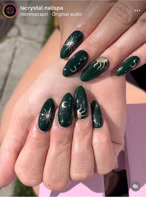 Emerald Green Celestial Nails, Dark Green Celestial Nails, Celestial Green Wedding, Hozier Nail Art, Marauders Nail Art, Emerald City Nails, Simple Green Acrylic Nails, Cottage Core Nail Ideas, Cruel Prince Nails