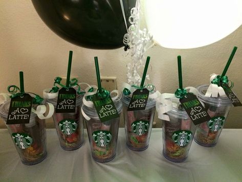 Starbucks cups favors Starbucks Goodie Bags, Starbucks Party Favors, Starbucks Theme Party, Starbucks Birthday Party Food Ideas, Starbucks Decorations Birthday, Starbucks Birthday Party Favors, Starbucks Cupcakes Birthday Parties, Diy Party Gifts, Starbucks Birthday Party