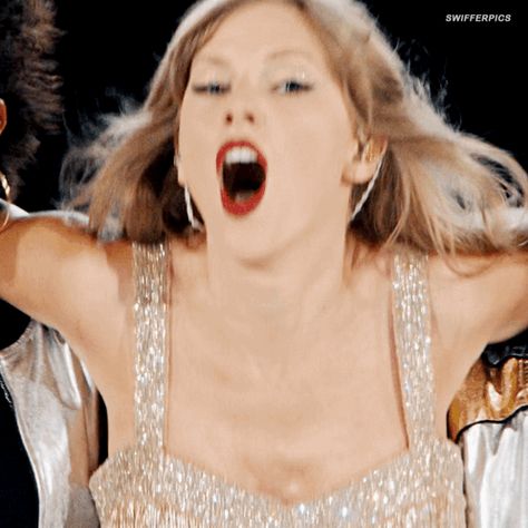 Swifferpics Taylor Swift GIF – Swifferpics Taylor swift Taylor swift eras tour – discover and share GIFs Taylor Swift Gifs, Taylor Swift Gif, Taylor Swift Taylor Swift, Taylor Swift Eras Tour, Taylor Swift Eras, Taylor Swift Videos, Taylor Swift Pictures, I Icon, Eras Tour