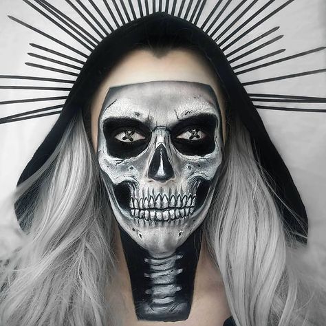 Tina 💀 on Instagram: “⚰️💀 Reaper 💀⚰️ #31daysofmehronhalloween #mehronmakeup #mehron2020 Done entirely with @mehronmakeup 🖤 Clown white. Setting powder in ultra…” Spfx Makeup, Grim Reaper Halloween, Mehron Makeup, Halloween Makeup Easy, Grim Reaper, Setting Powder, Cute Little Drawings, Halloween Skeletons, Halloween Makeup