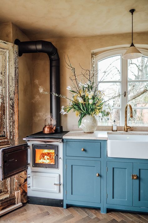 Our DeVOL Garden Kitchen - Our Food Stories Small Garden Kitchen, Small White Kitchens, Wood Stove Cooking, Devol Kitchens, Food Stories, Kitchen Fireplace, Kitchen Stove, Small Cottage, Shaker Kitchen