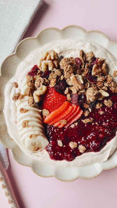 PB + J Yogurt Bowl with Raspberry Chia Jam Raspberry Yogurt Bowl, Vegan Yogurt Bowl, Nikki Vegan, Plant Based Meal Prep, Porridge Toppings, Deceptively Delicious, Plant Based Meal, Homemade Raspberry Jam, Chia Seed Jam