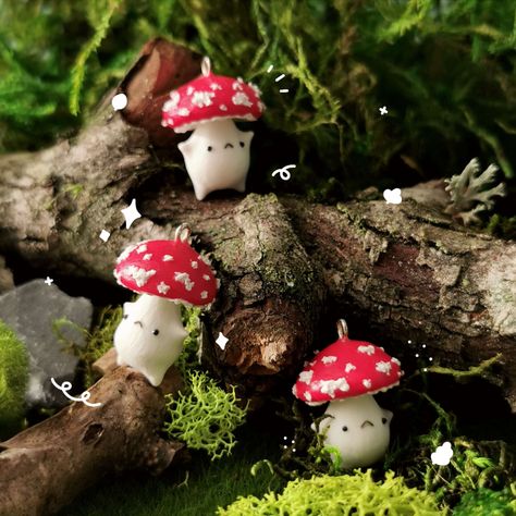 Baby mushroom polymer clay charms Polymer Clay Mushroom Charm, Cute Polymer Clay Mushroom, Small Clay Mushroom, Polymer Clay Mushrooms Diy, Mushroom Air Dry Clay, Polymer Mushrooms, Mushroom Clay Sculpture, Mushroom Clay Art, Cottagecore Polymer Clay