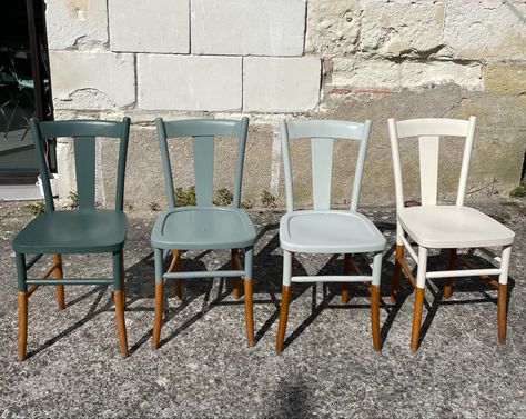 Après ponçage deux ou trois couches de peinture au pinceau  et voici nos nouvelles chaises!!! Painted Cupboards, Diy Furniture Renovation, Furniture Renovation, Creative Furniture, Industrial House, Furniture Restoration, Recycled Furniture, Flipping Furniture, Redo Furniture