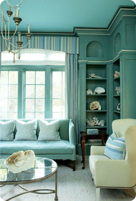 Aqua Living Room, Turquoise Room, Living Room Turquoise, Bedroom Turquoise, Teal Living Rooms, Corner Bookshelves, House Of Turquoise, Design Salon, Blue Living Room