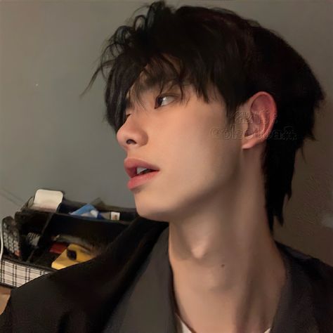 Jawline Men, A Star Is Born Aesthetic, Tan Asian, Douyin Boy, Japanese Boyfriend, Asian Haircut, Cool Boy Image, Handsome Asian Men, Cute Asian Guys