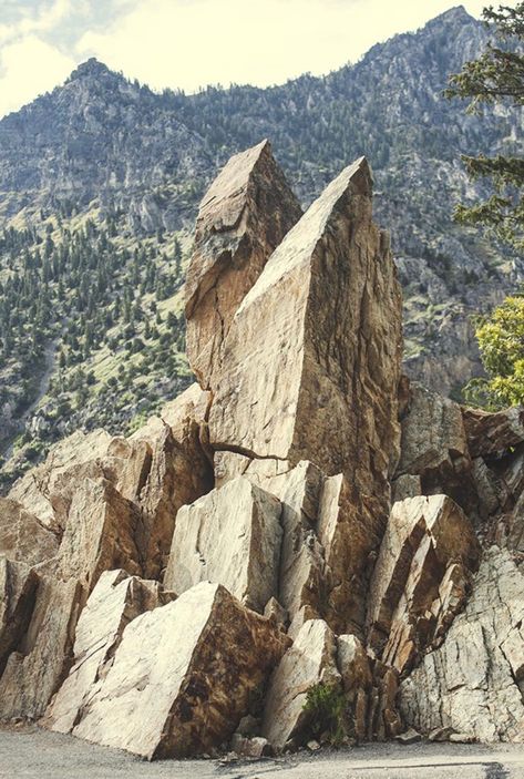 Rock Textures, Geology Rocks, Cool Rocks, Natural Rock, Environment Design, Rock Formations, Environmental Art, Stone Rocks, Great View