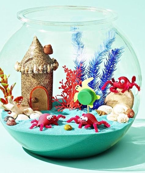 Take that miniature garden under the sea. Fairy Gardens For Kids, Gardens For Kids, Kids Fairy Garden, Miniature Mermaid, Decor Marin, Mermaid Fairy, Terrariums Kits, Colored Sand, Diy Fairy