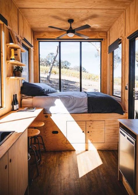 Off Grid Cabin, Tiny House Inspiration, Tiny Cabins, Casa Container, Tiny Cabin, Tiny House Interior, Tiny House Cabin, Small Cabin, Tiny House Living