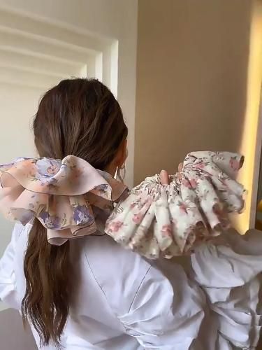 Hair Bows Diy Ribbon, Updo Hairstyles Tutorials, Large Scrunchies, Diy Hair Scrunchies, Prom Hair Updo, Diy Hair Accessories Ribbon, Cake Dress, Second Day Hairstyles, Scrunchies Diy