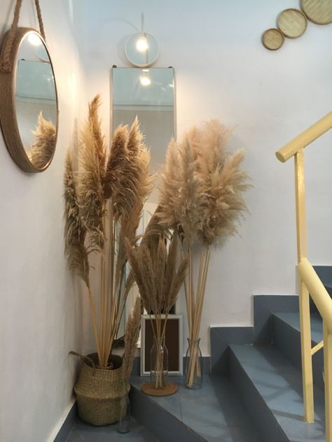 Pompass Grass Wall Decoration, Son Bahar, Vase Decorations, Salon Suites Decor, Pampas Grass Decor, Bohemian Bedroom Decor, Bedroom Bed Design, Bookshelves Diy, Leaf Decor