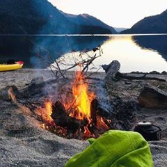 Winterial (@winterial) • Instagram photos and videos Survivalist Aesthetic, Bushcraft Tools, Solo Camping, Camping Inspiration, Camping Hacks Diy, Camping Set Up, Camping Photography, Camping Aesthetic, Hiking Pictures