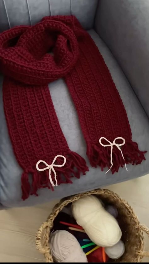 Muffler Aesthetic, Christmas Crochet Aesthetic, Red Crochet Projects, Crochet Winter Ideas, Muffler Knitting, Muffler Crochet, Crochet Muffler, Best Ugly Christmas Sweaters, Ugly Christmas Sweater Ideas