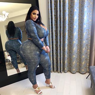 👑💎MISS DIAMOND DOLL💎👑 (@watchdiamonddoll) • Photos et vidéos Instagram Curvy Clothes, Diamond Dolls, Curvy Hips, Basic Fit, Plus Size Models, Curvy Girl Outfits, Curvy Girl Fashion, Neck Lace, Pants Length