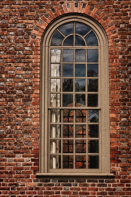 Bruton Parish Window, Colonial Williamsburg Colonial Windows, Colonial Williamsburg Va, Colonial Williamsburg Virginia, Brick Arch, Williamsburg Virginia, Colonial America, Brick Architecture, Williamsburg Va, Colonial Williamsburg