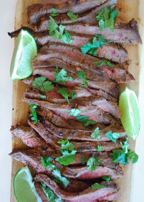 Recipe for carne asada with directions on how to make it on the grill or in the oven. Perfect for tacos! Tacos Steak, Easy Carne Asada, Cheesy Mashed Cauliflower, Asada Marinade, Paleo Steak, Carne Asada Marinade, Cilantro Recipes, Steak And Mushrooms, Marinated Steak