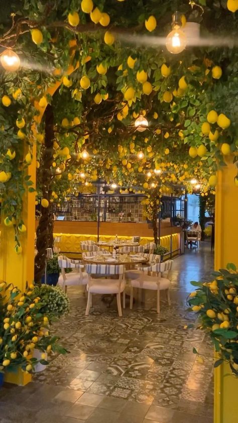 Sunset de Amor’s Instagram post: “Italian vibes in Dubai 🇦🇪🍋 . . . . . . . . . . . . . . . . . #dubai #uae #italy #italian #positano #almaficoast #vibes #restaurant…” Lebanese Restaurant, Italian Vibes, Restaurant Design Inspiration, Outdoor Restaurant Design, Garden Decoration Ideas, Sustainable Flowers, Decoration Restaurant, Aesthetic Garden, Modern Restaurant