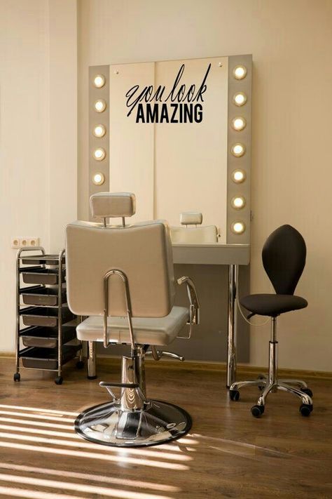 I want that mirror sticker! Salon Mirror, Beautiful Salon, Home Hair Salons, Salon Mirrors, Hair Salon Interior, Hair Salon Decor, Salon Suites, Mirror Decal, Beauty Salon Interior