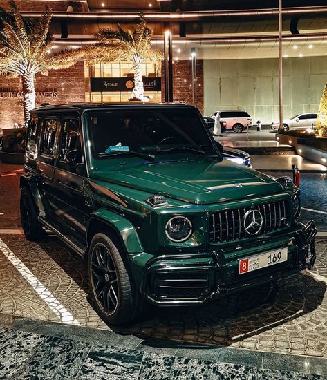 @gclass on Instagram: “Green does allot of good things for the  @gclass ——————————————————————— #gclass #carlovers #cars4life #carstyle #carlifestyle #mercedes…” Mercedes Jeep, Mercedes Suv, Dream Cars Mercedes, Mercedes G Wagon, Futuristic Motorcycle, Cars Mercedes, Lux Cars, Mercedes Car, Ford Raptor